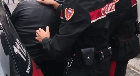 Ragazzo accoltellato ad Amandola, indagine lampo dei carabinieri: fermato un giovane