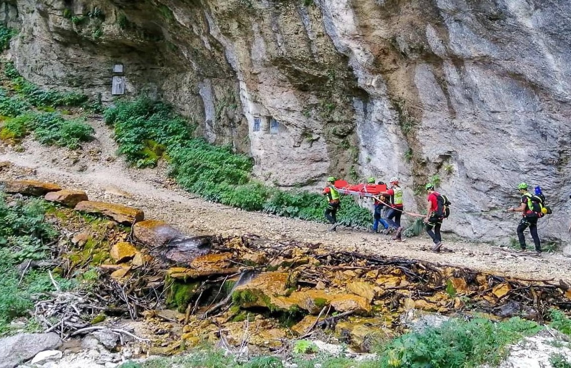 Cade alle Gole dell’Infernaccio, soccorso un escursionista