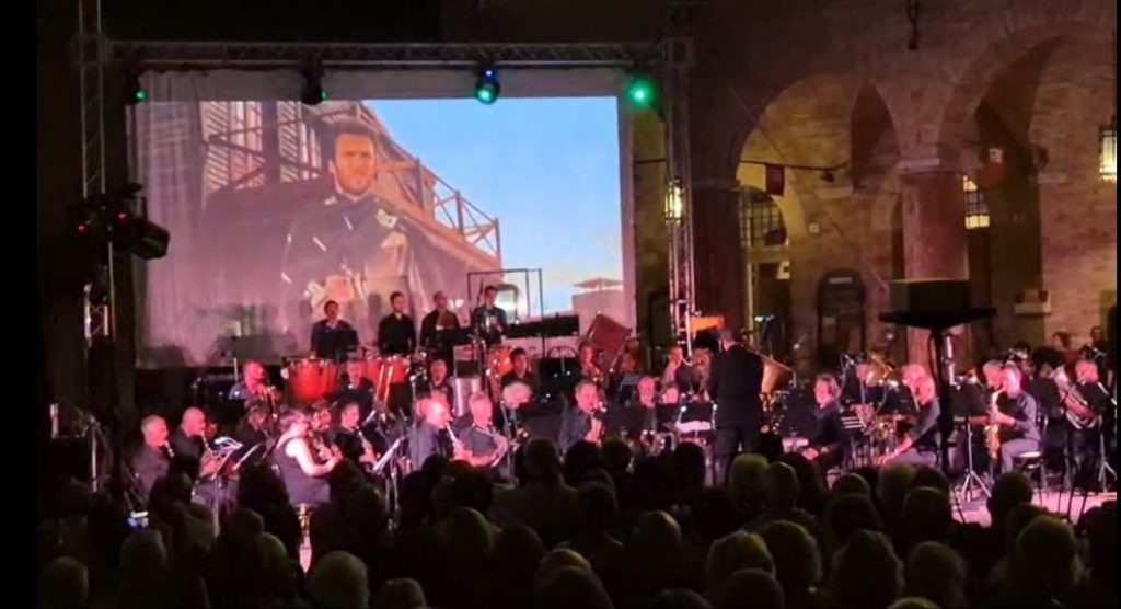 Offida omaggia Ennio Morricone, in piazza risuonano note immortali <span> (Il video) </span>