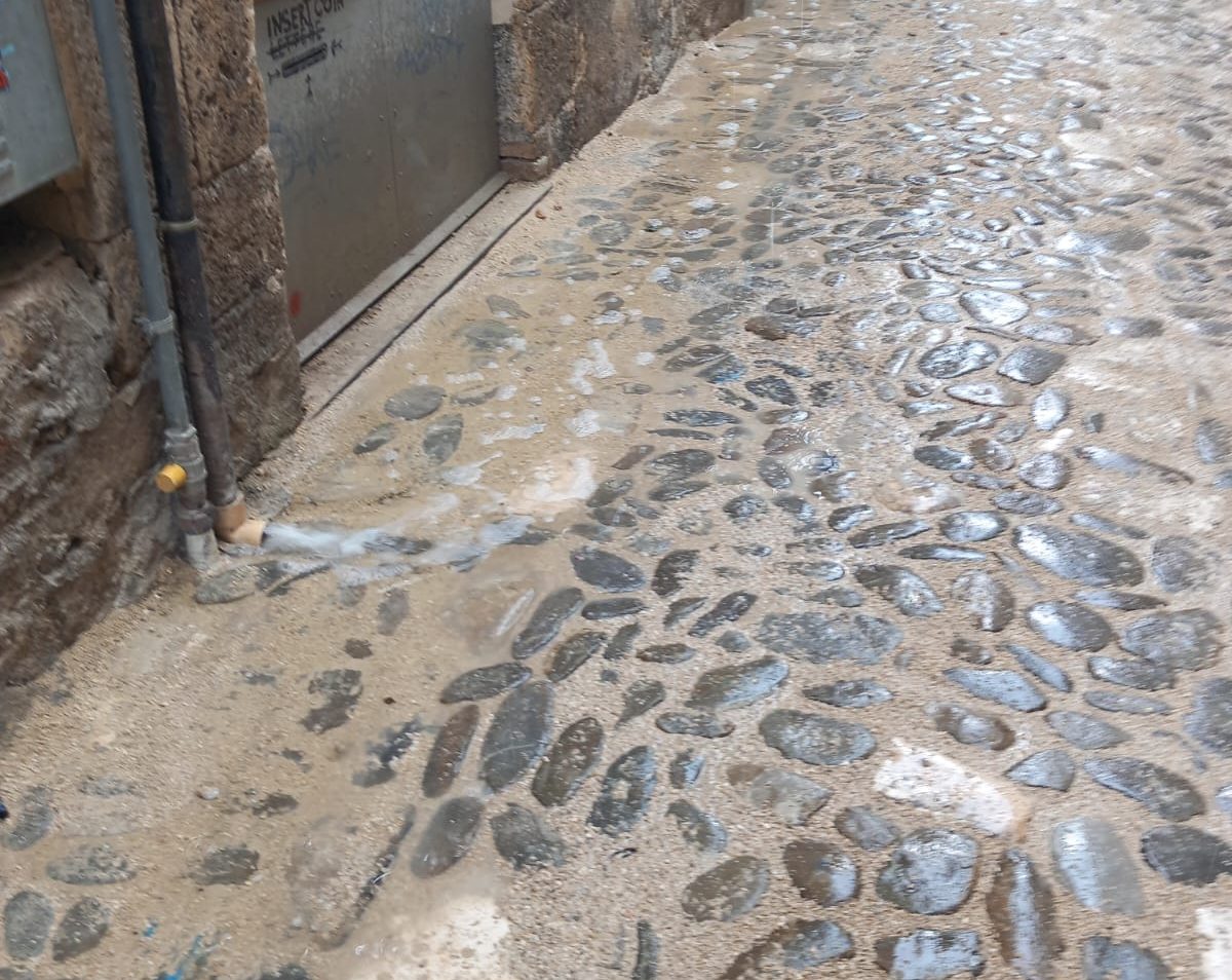 Pioggia e disagi in Rua dei Filodrammatici