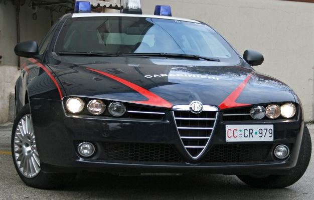 Non risponde alle chiamate dei genitori: <br> 22enne trovato morto in casa