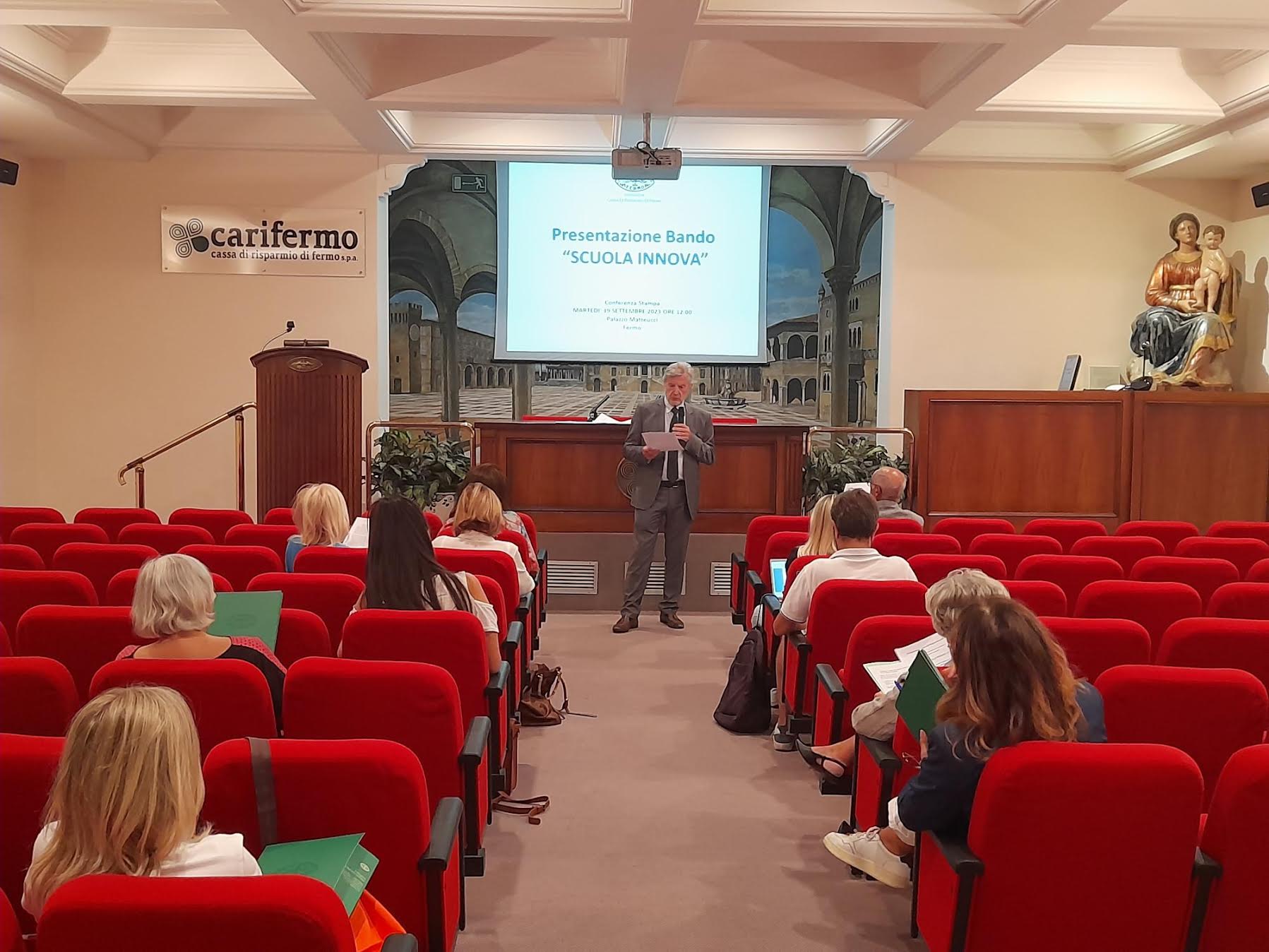 “Scuola Innova”, ecco il bando della Fondazione Cassa di Risparmio di Fermo per contribuiti alle scuole