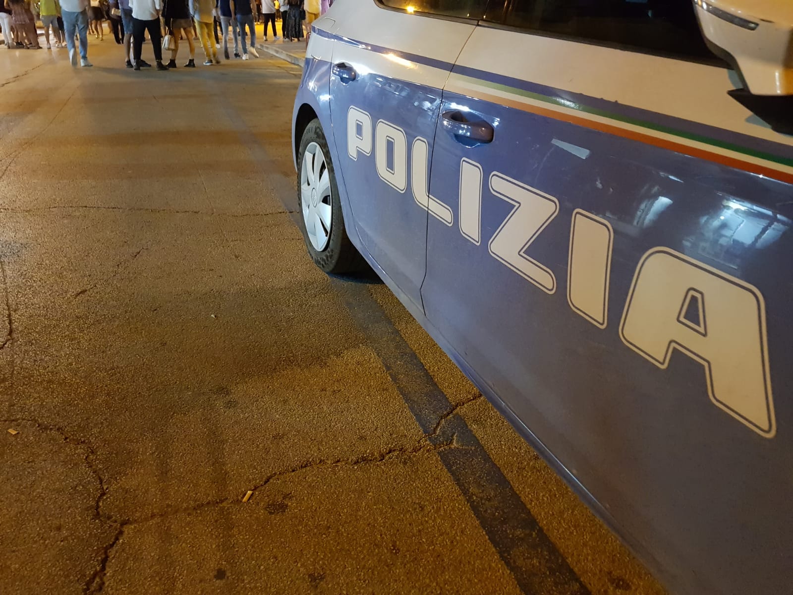 «Sei troppo scollata» e le sferra un pugno:  20enne aggredita sul lungomare