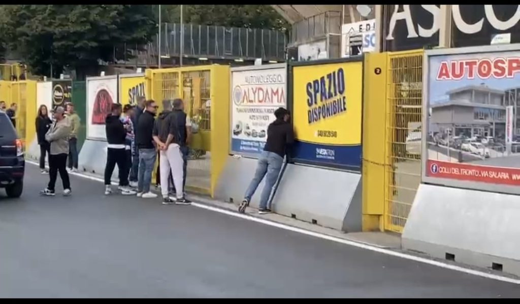 Ascoli sconfitto in casa dal Rimini e tifosi molto delusi e poco fiduciosi sul futuro