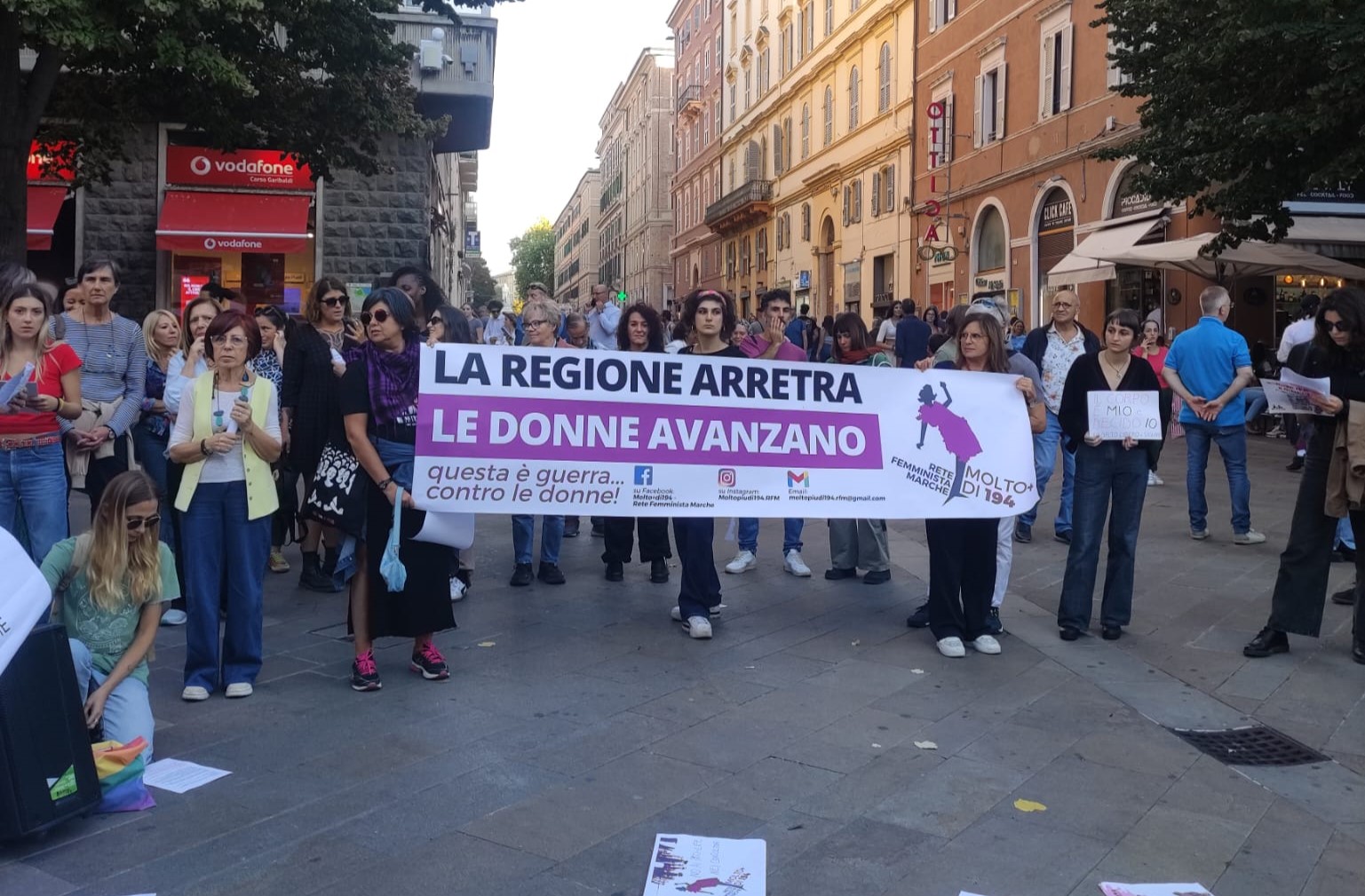 Aborto, manifestano il Pd Marche e le Donne Democratiche: «Sui diritti non si torna indietro»