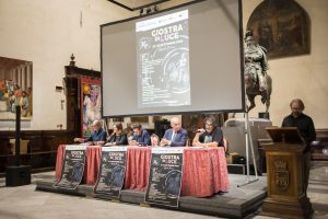 “Giostra di luce” e “Cento Assalto al moro” celebrano i 40 anni della Compagnia dei Folli e i 70 della Quintana “Giostra di luce” e “Cento Assalto al moro” celebrano i 40 anni della Compagnia dei Folli e i 70 della Quintana