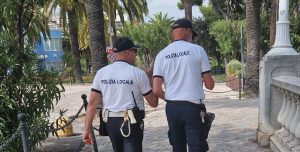 Cibo senza controlli e tasse non pagate: stangata dal Comune, stop al venditore abusivo