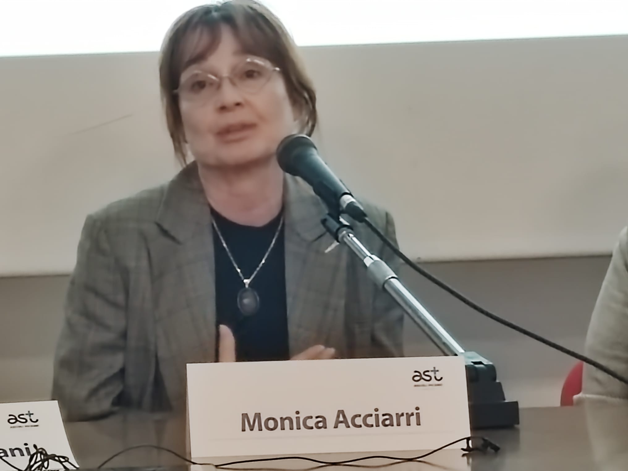 Oliva Dop, Acciarri: «Carloni è entrato come un elefante in una cristalleria»