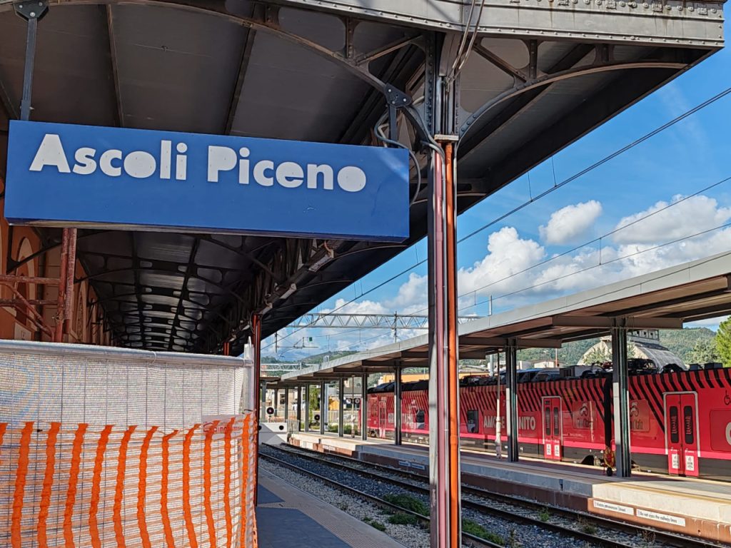 Ferrovia Ascoli–Porto d’Ascoli, estate di lavori: linea rinnovata e servizi sostitutivi