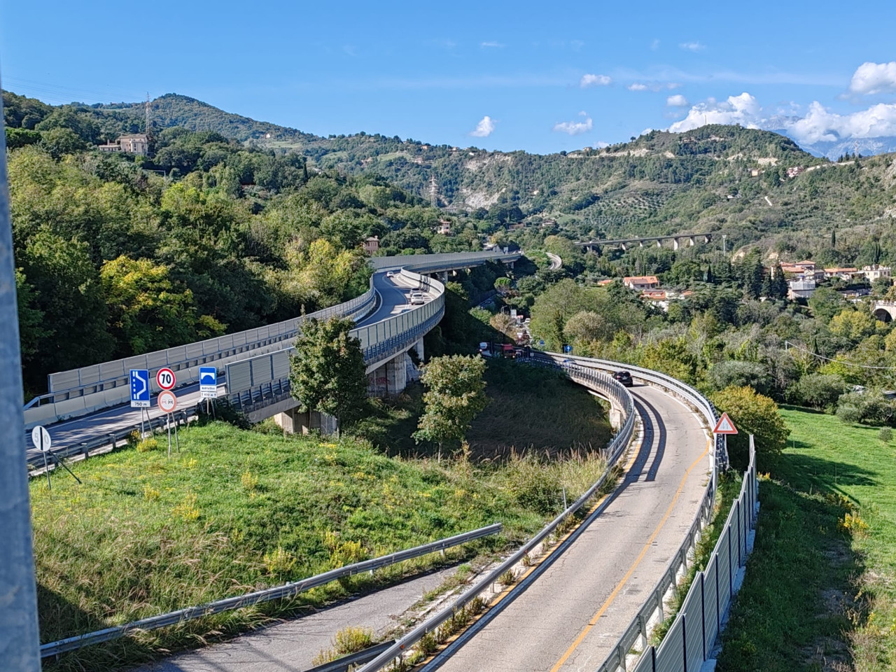Incidente in superstrada direzione Roma: 5 vetture coinvolte, nessun ferito grave