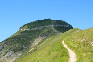 Storie dei Sibillini, il Parco delle leggende: la Sibilla, le Fate, il Guerrìn Meschino Storie dei Sibillini, il Parco delle leggende: la Sibilla, le Fate, il Guerrìn Meschino