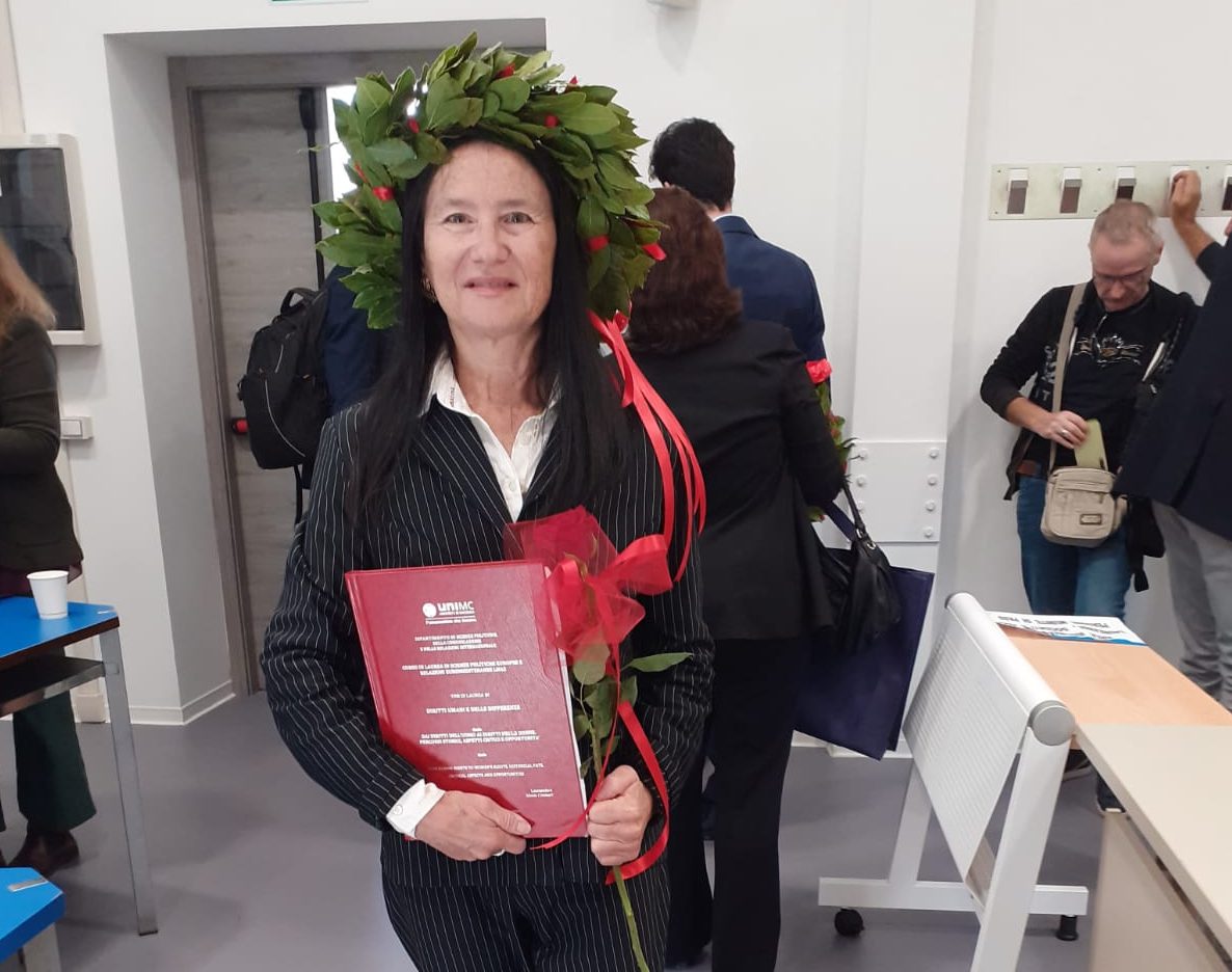 La storia di Monia, a 55 anni <br> ha 9 lauree e un master. <br> «Lo studio? Come una terapia»