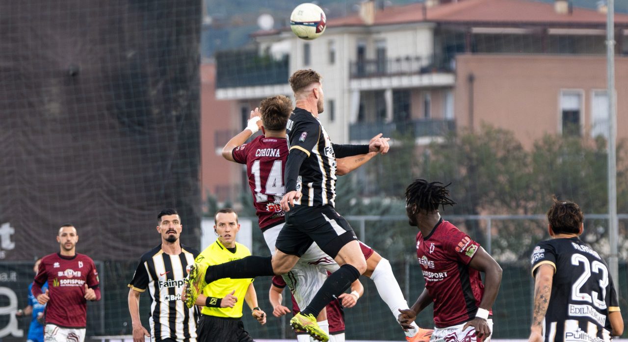 Ascoli, dieci partite di fila con almeno un gol al passivo: gli errori difensivi pesano come un macigno