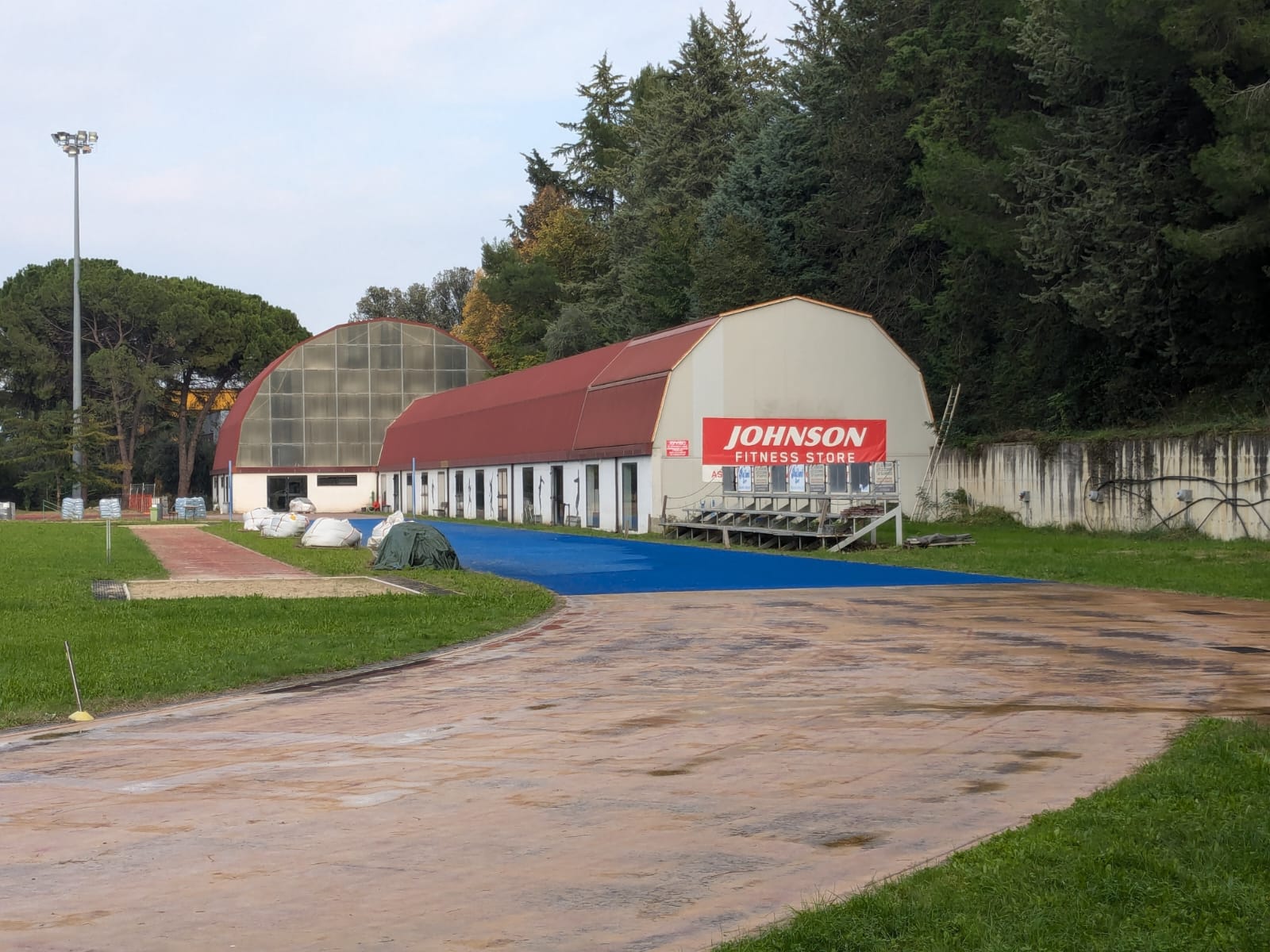 Pista di atletica e Palavolley, opposizione in pressing per il completamento: «Serve un cronoprogramma chiaro»