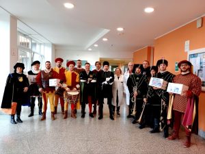 Quintana e solidarietà: al “Mazzoni” fra rulli di tamburi e squilli di chiarine