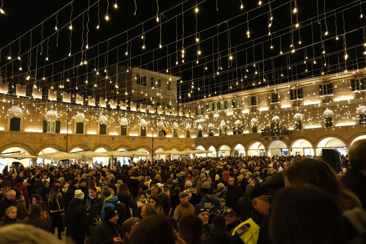 Le luci colorate accendono il Natale di Ascoli, che la festa abbia inizio! <span> (Video e Foto)
