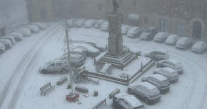 Neve sulle colline picene, vento e pioggia battente sulla costa: aggiornamenti <span> (Video-Foto)