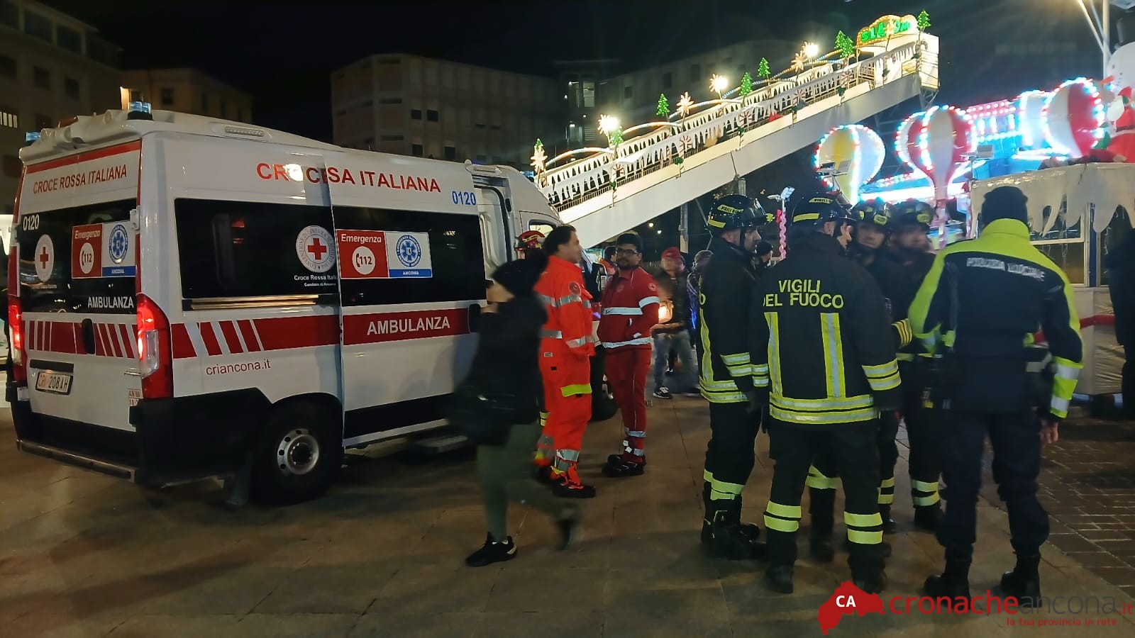 Paura al luna park in centro: <br> rimane ferita in una giostra