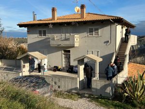 Tragedia di Ripaberarda, il marito aveva precedenti per lesioni aggravate e atti persecutori nei confronti di altra donna <span> (Foto e video)