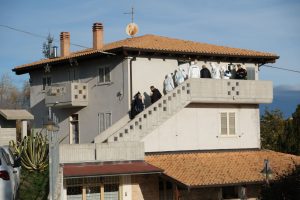 La morte di Emanuela Massicci, uccisa dal marito, turba il Natale e lascia spazio a una domanda: perché?