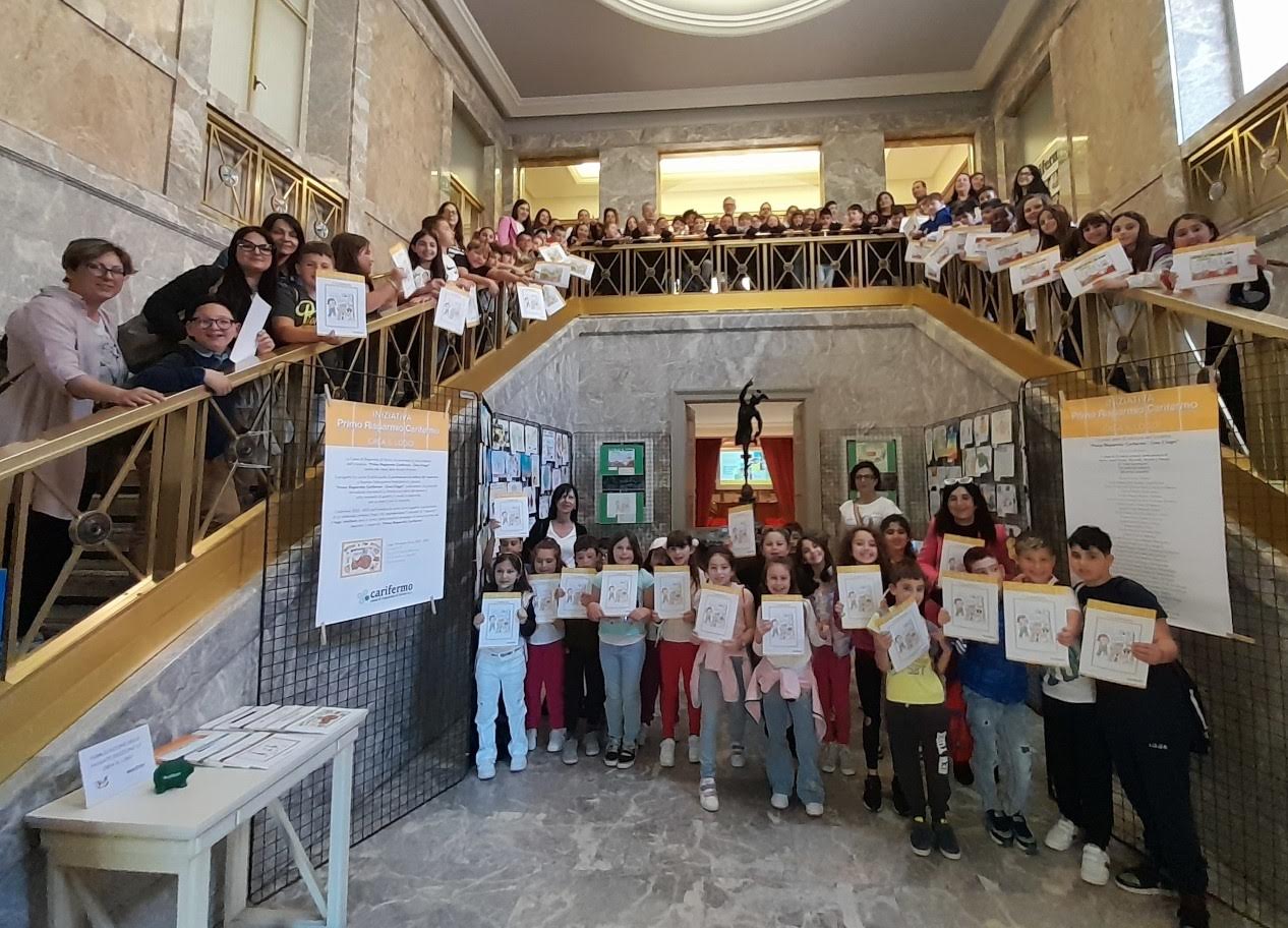 Decima edizione “Crea il logo” di Carifermo: il risparmio economico visto e disegnato dai bambini Decima edizione “Crea il logo” di Carifermo: il risparmio economico visto e disegnato dai bambini