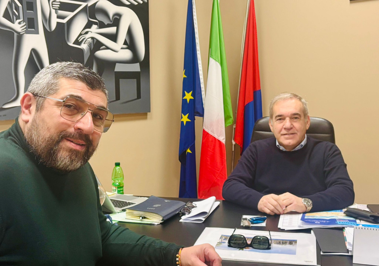 Vesperini e Spazzafumo gongolano, centrodestra e Pd s’accapigliano