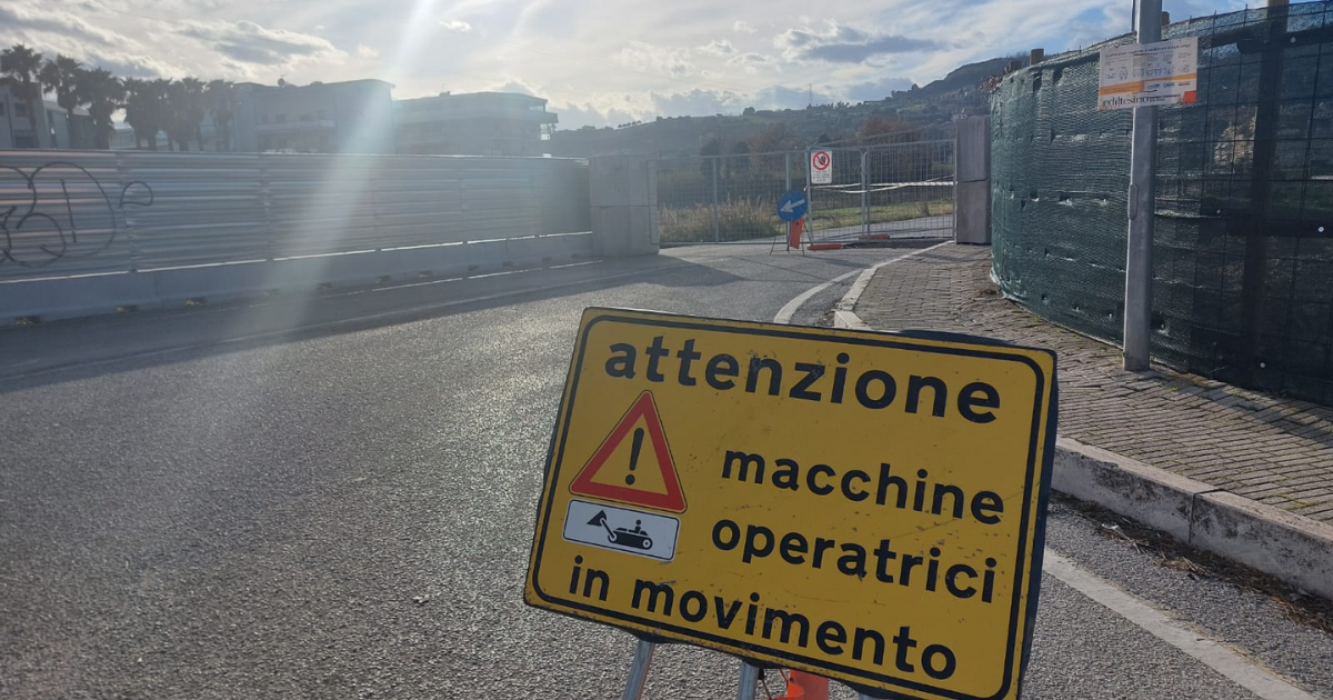 Il “mistero” di via San Pio X: chiusa da 8 mesi per lavori, ma è tutto fermo