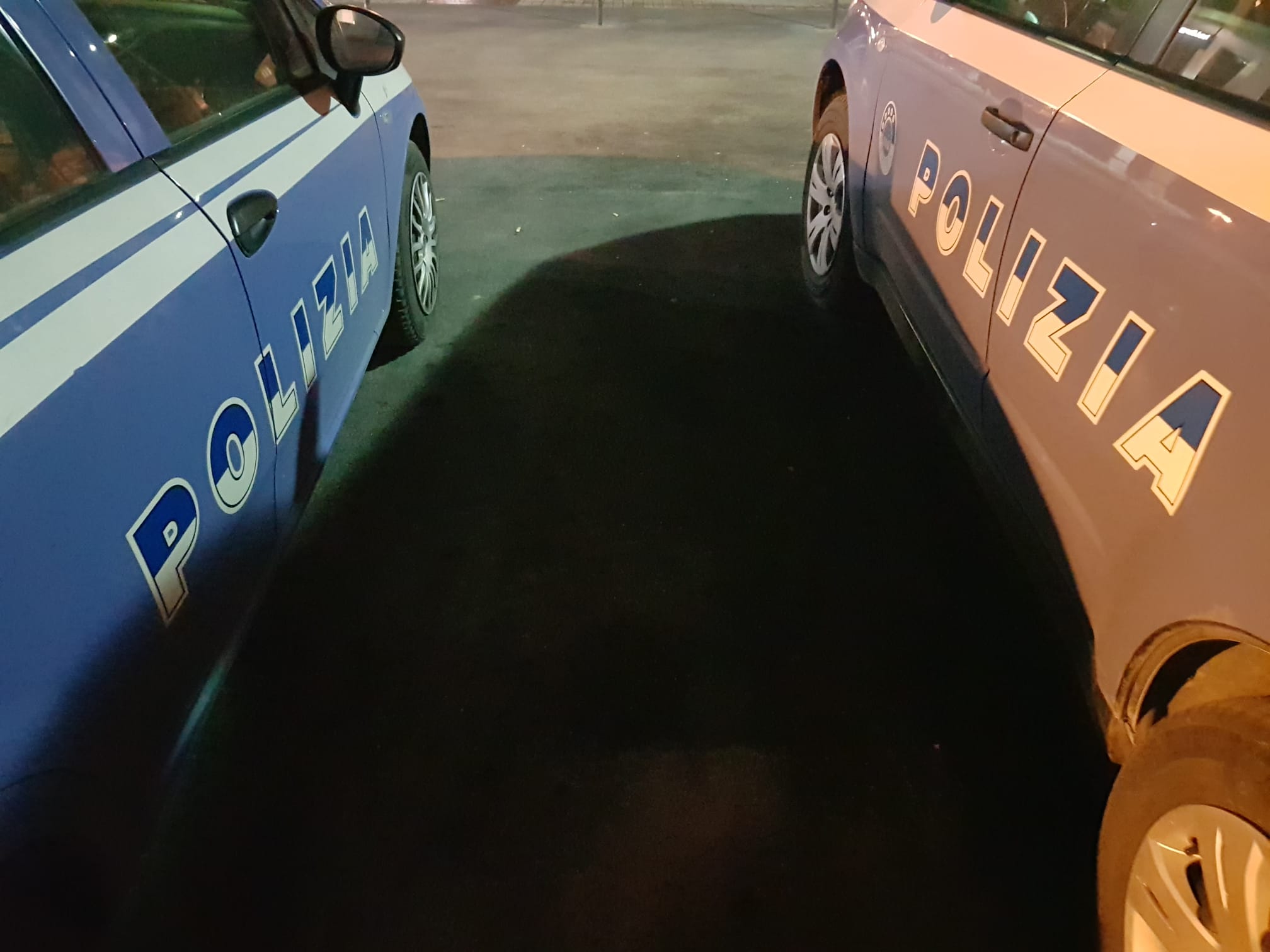 Si intrufolano in un appartamento ma la proprietaria di casa le blocca: fermate dalla polizia due donne