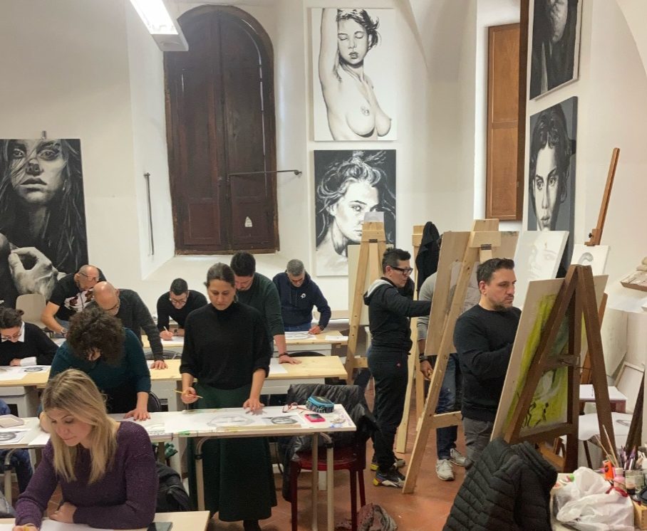 “Frida Art Academy” in crescita: corsi, viaggi, premi e tante mostre annunciate nel 2025