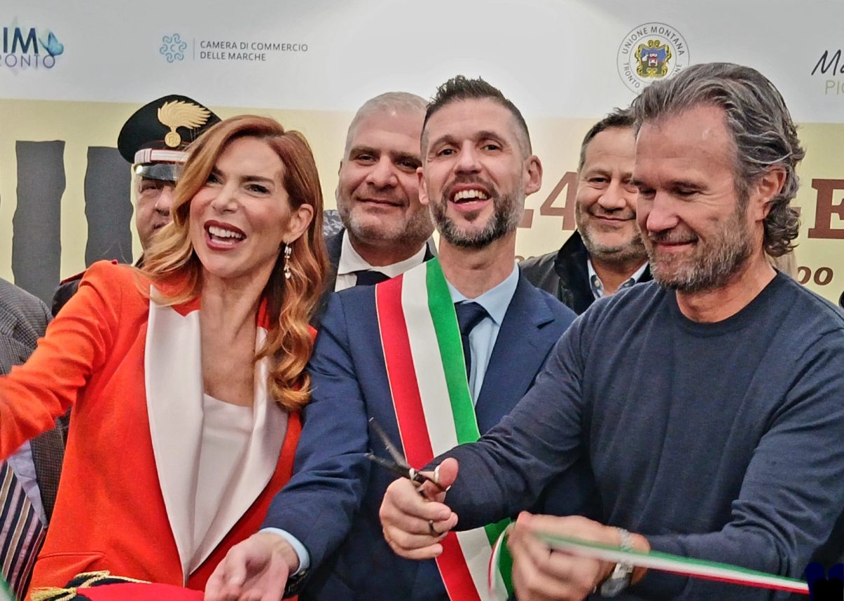 “Tartufo Nero Festival”, in centinaia per lo chef Carlo Cracco </span> (Le foto) <span>