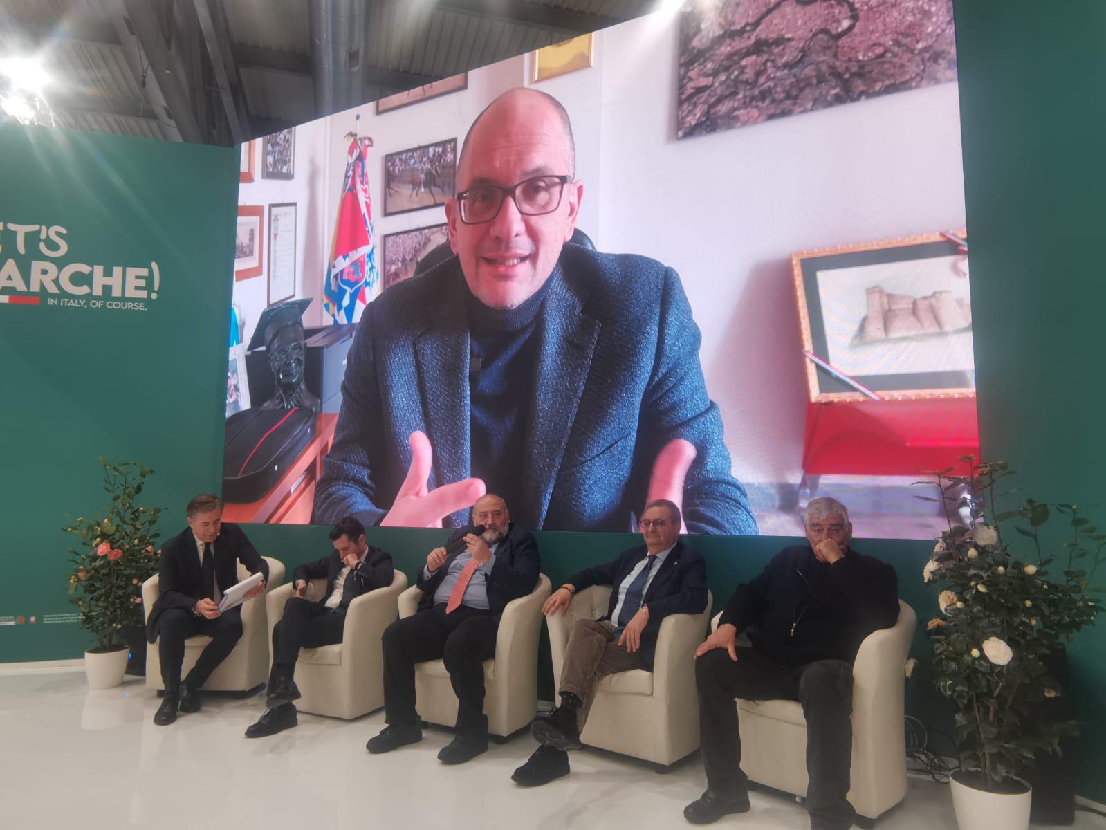 Turismo come volano di crescita per il centro Italia, Castelli: «Investiamo sui cammini e sulla montagna destagionalizzata»
