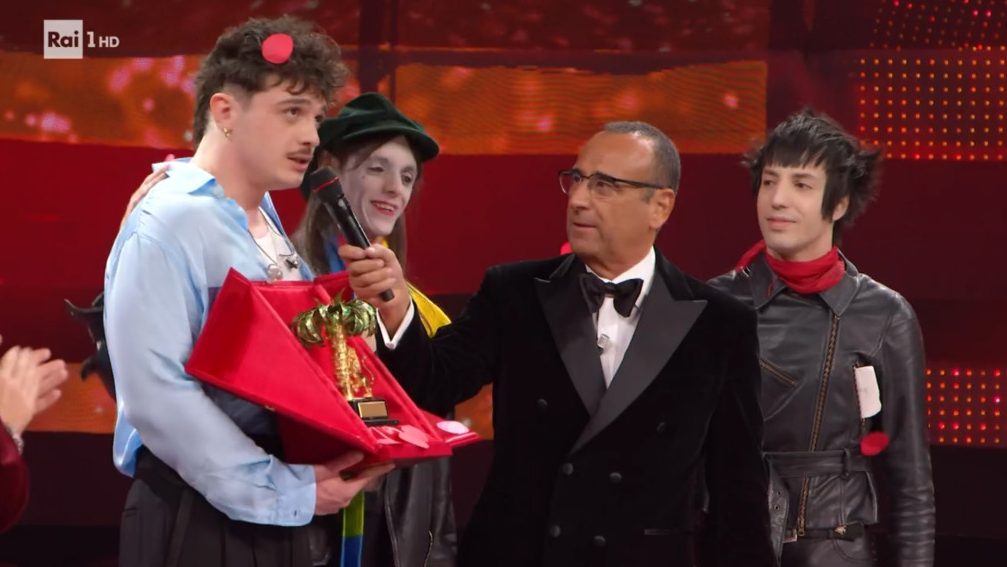 Festival di Sanremo, Olly vince a sorpresa con “Balorda nostalgia”