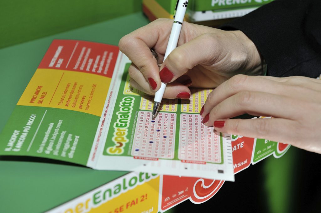 La fortuna fa tappa ad Ascoli: centrato un “5” da oltre 19 mila euro al SuperEnalotto