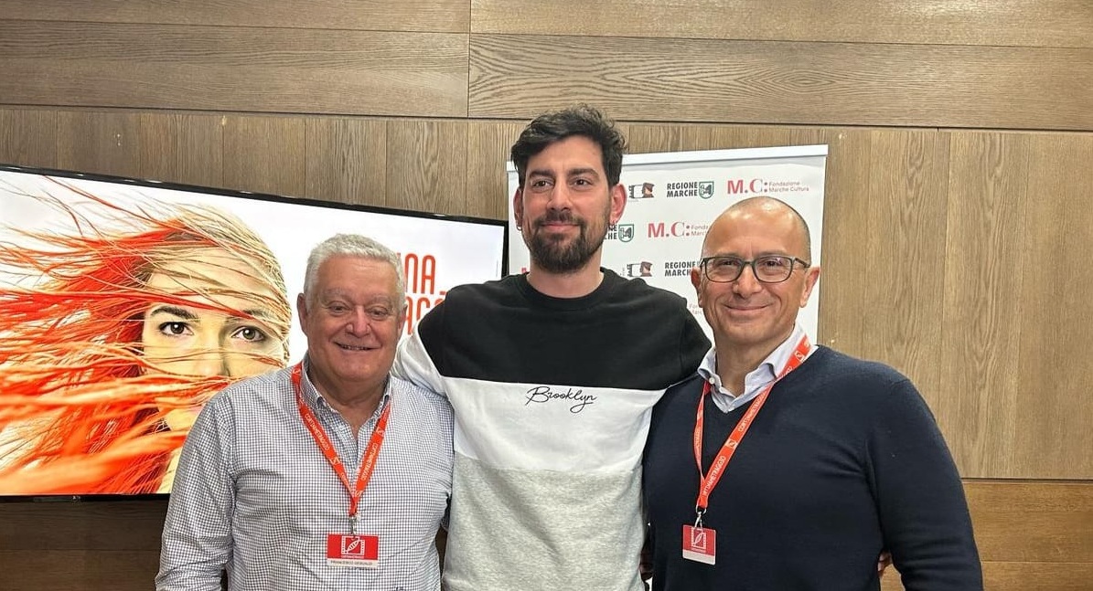 Ascoli e le sue olive protagoniste a Cortinametraggio: miglior sceneggiatura a “Superbi” di Brunelli, esulta Agostini (Marche Film Commission) Ascoli e le sue olive protagoniste a Cortinametraggio: miglior sceneggiatura a “Superbi” di Brunelli, esulta Agostini (Marche Film Commission)