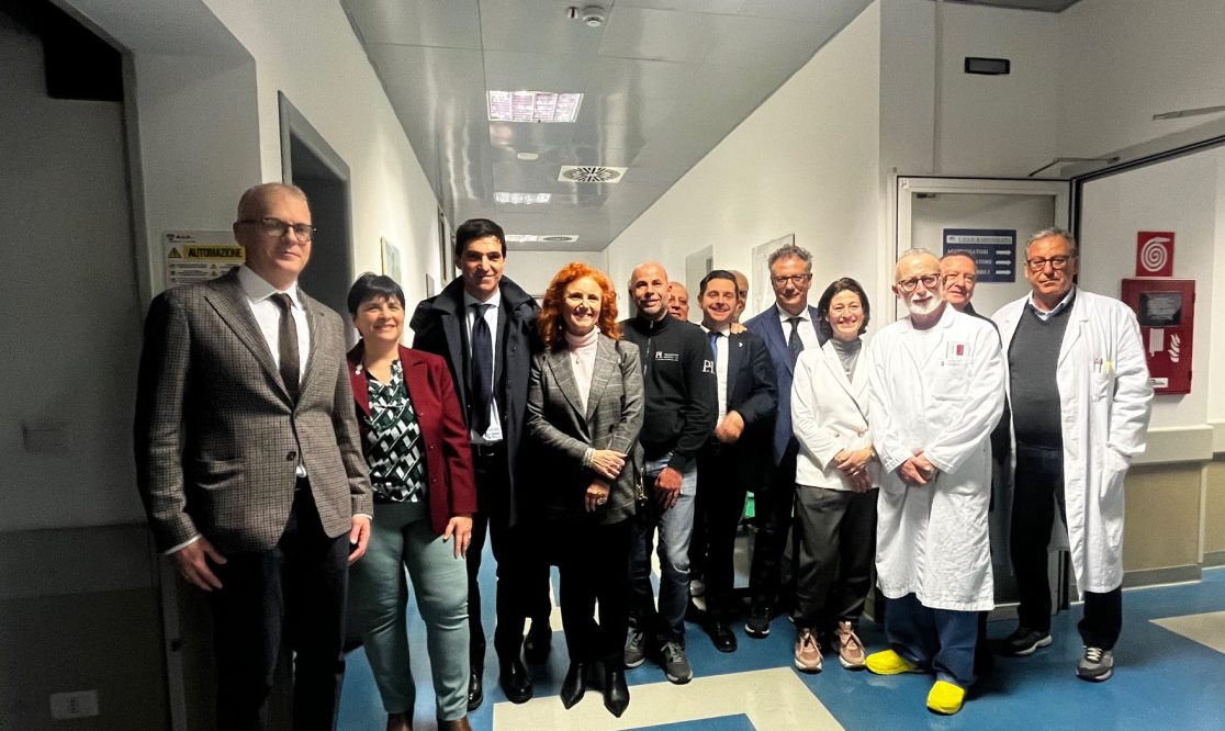 All’ospedale “Mazzoni” arriva il primo robot chirurgico “Mako”