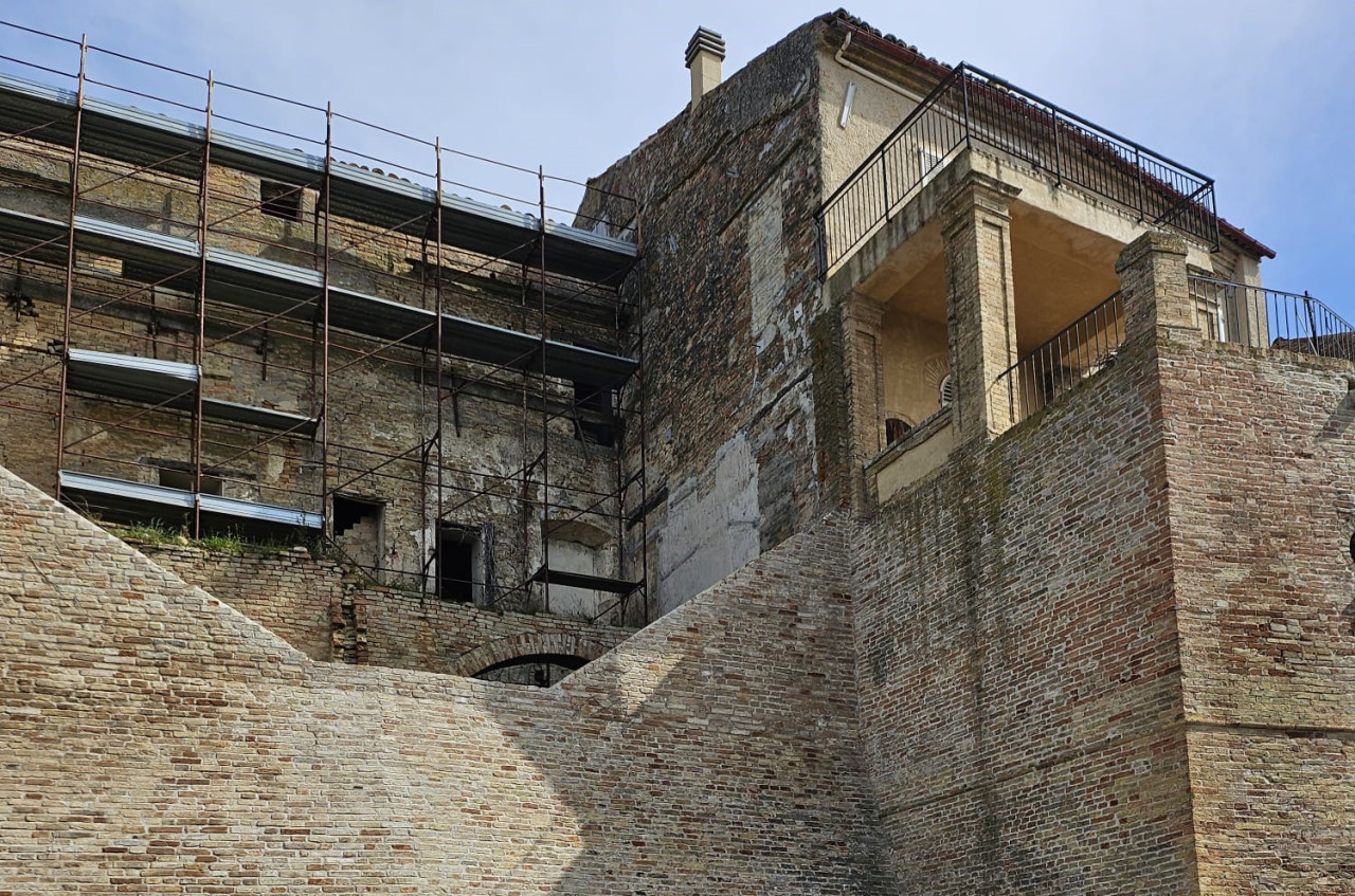 Monteprandone, nuova vita per Palazzo Ceroni: ospiterà 6 alloggi di edilizia pubblica