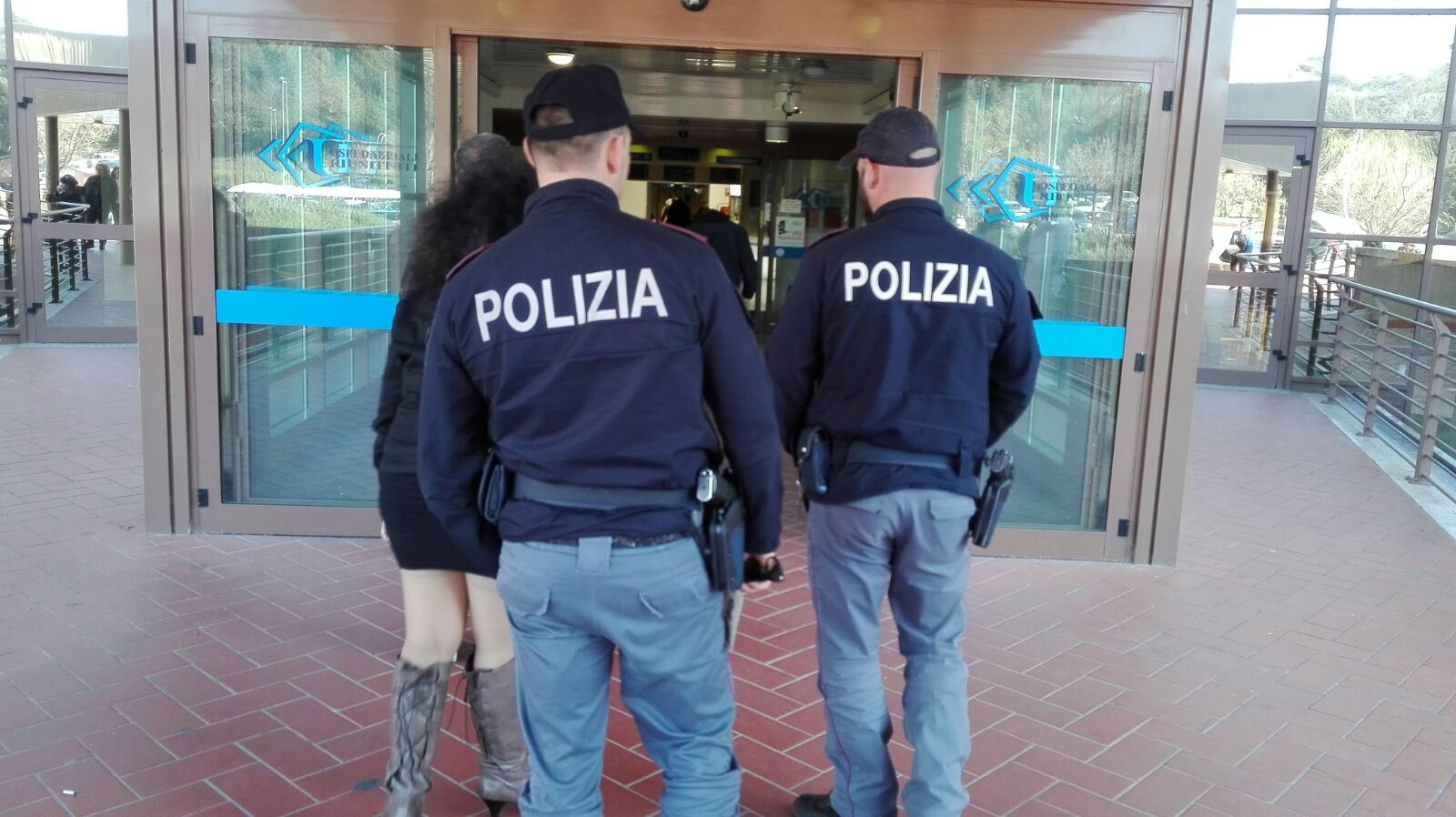 Trova una cartella clinica e chiede soldi <br> per riconsegnarla al paziente: <br> denuncia e daspo per un 60enne