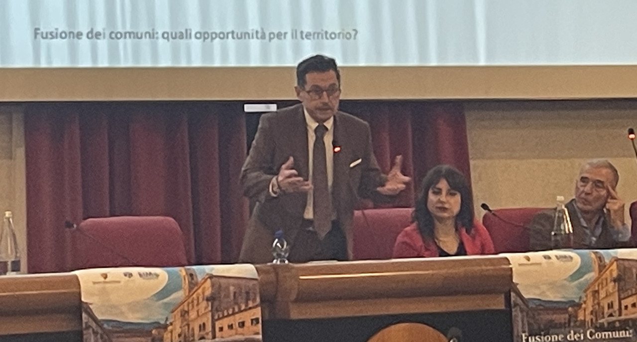Fusione tra i Comuni, Fioravanti: «Nessuno vuole annettere nessuno, ma è importante iniziare a parlarne»