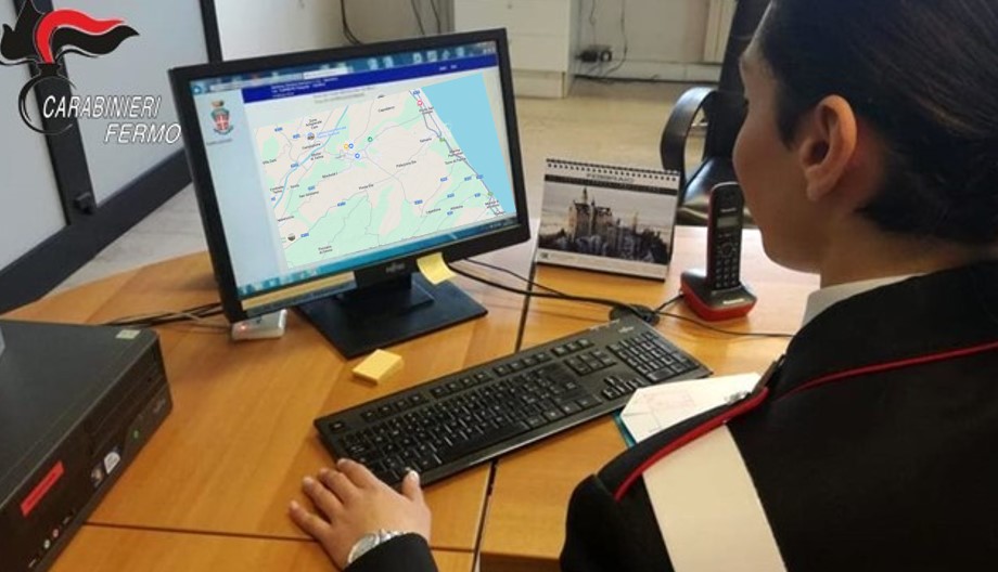 Fidanzati simulano il furto dell’auto per incassare la polizza, denunciati