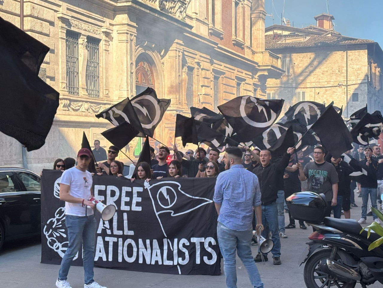 Il Blocco Studentesco sfila per Ascoli: «Bisogna riconciliare scuola e giustizia sociale»