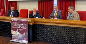 Addio a Salvi, i funerali in Duomo: «Ci lascia un uomo straordinario» Addio a Salvi, i funerali in Duomo: «Ci lascia un uomo straordinario»
