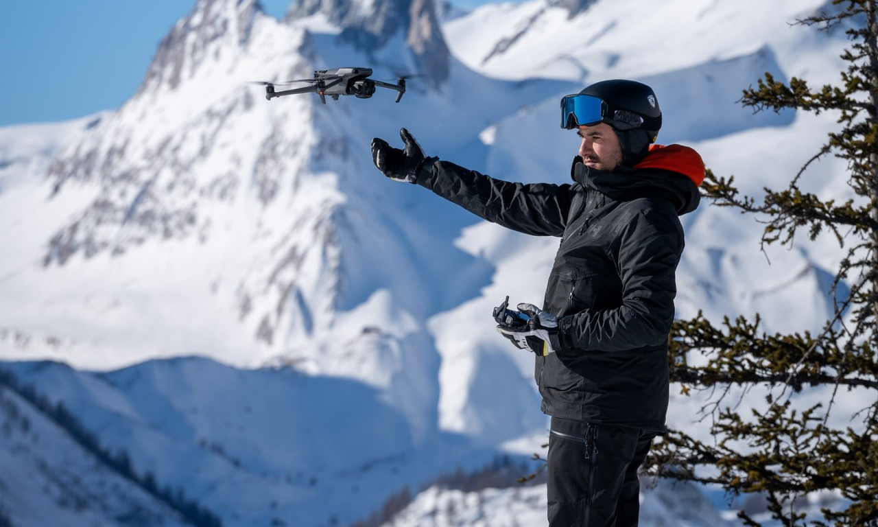 Paolo Prosperi conduttore di Dolomiti Ski Tour: con gli sci ai piedi racconta i segreti della montagna