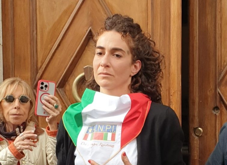 Striscione del 25 aprile, Roiati e Ilaria Cucchi chiedono un incontro col sindaco