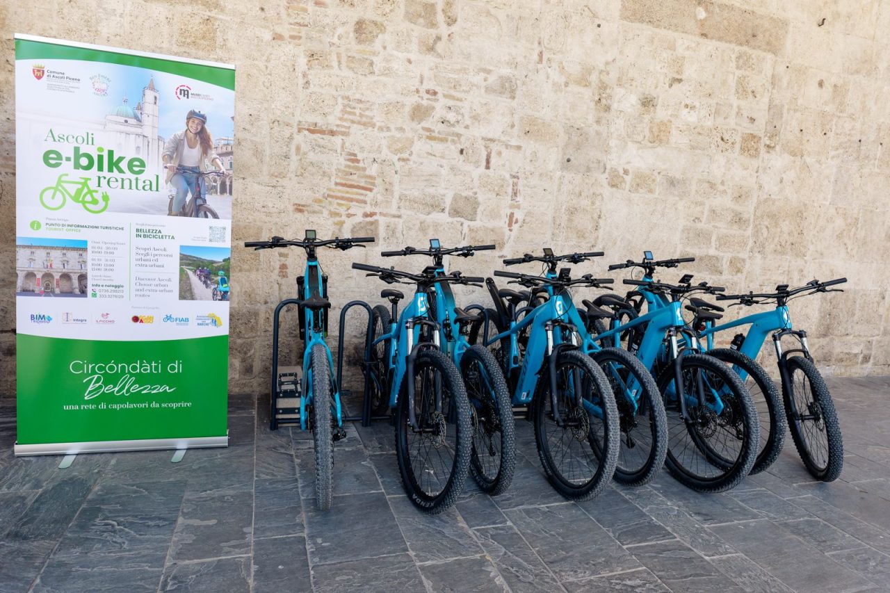 Nasce “Ascoli e-Bike rental”: in centro 12 nuove bici elettriche a disposizione per il noleggio