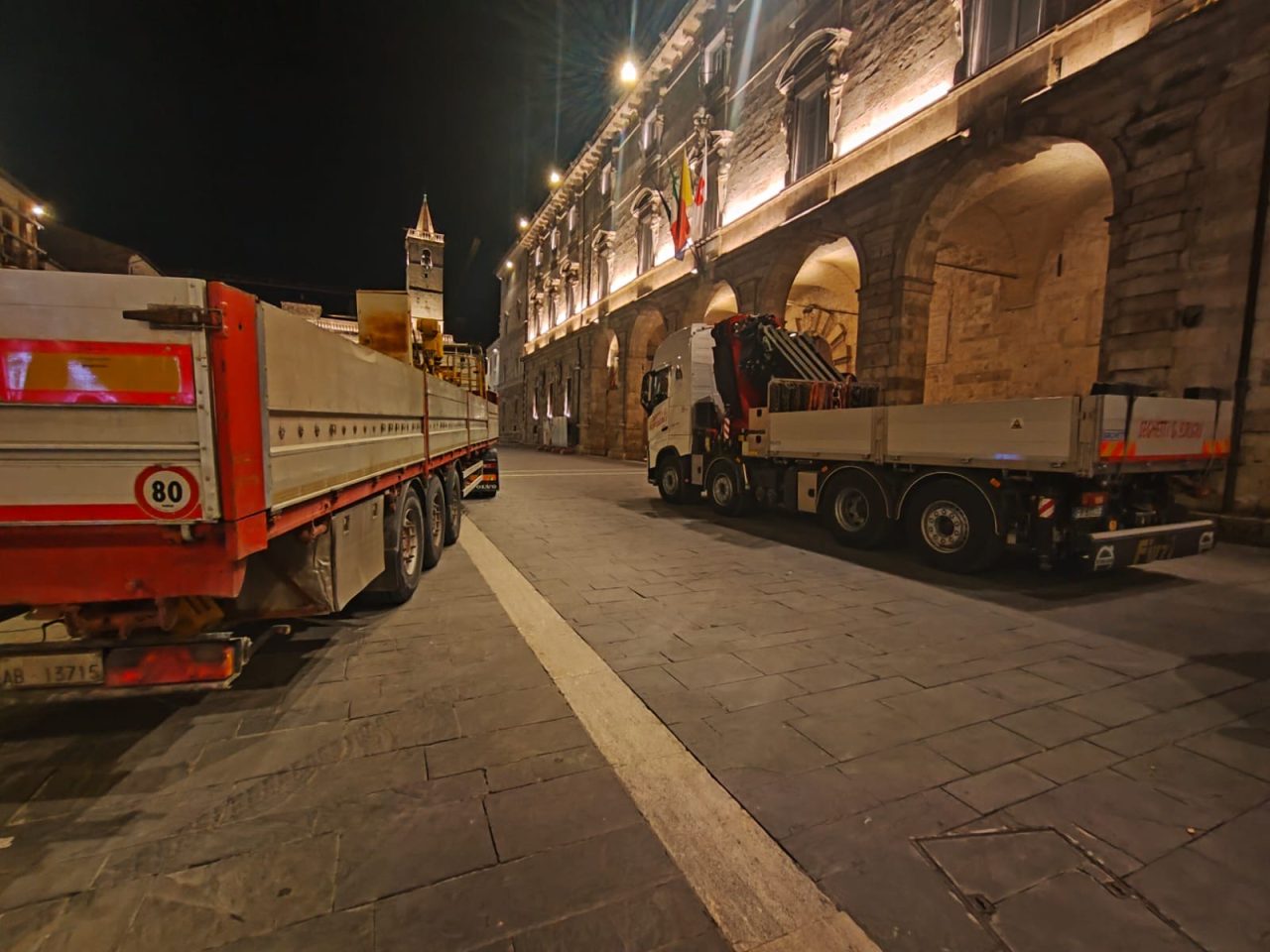 Piazza Arringo “a ostacoli”: lavori al via dopo l’estate. Come sarà il restyling Piazza Arringo “a ostacoli”: lavori al via dopo l’estate. Come sarà il restyling