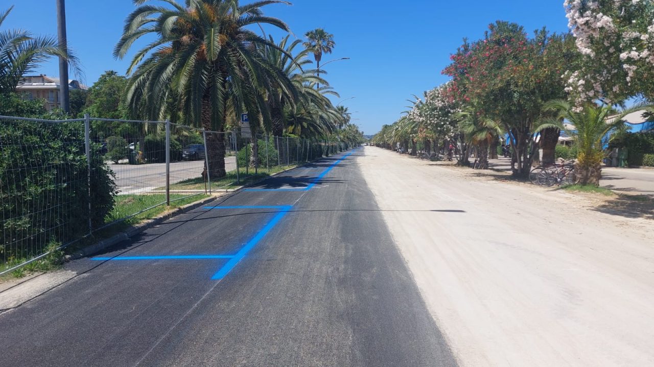 L’estate parte coi parcheggi a pagamento, tra cantieri in corso, altri rimossi, e l’Ex Tirassegno ancora chiuso