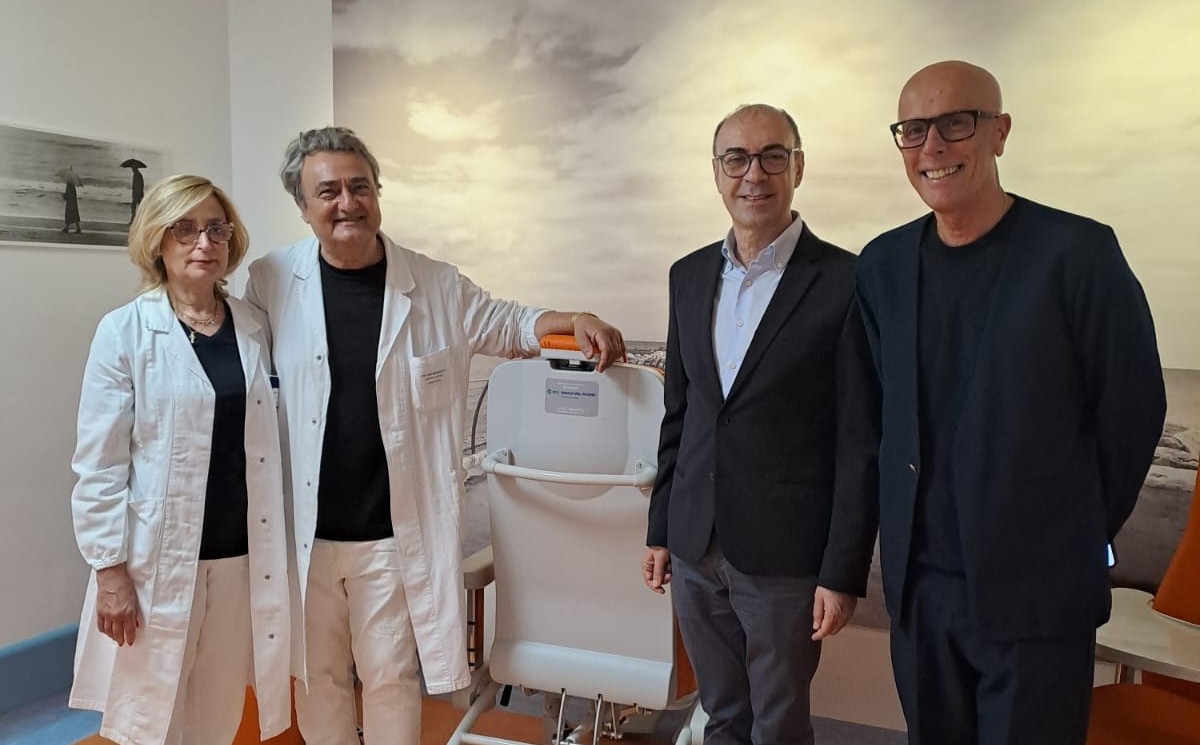 Dodici nuove poltrone per la geriatria: la Banca del Piceno al fianco dei pazienti fragili