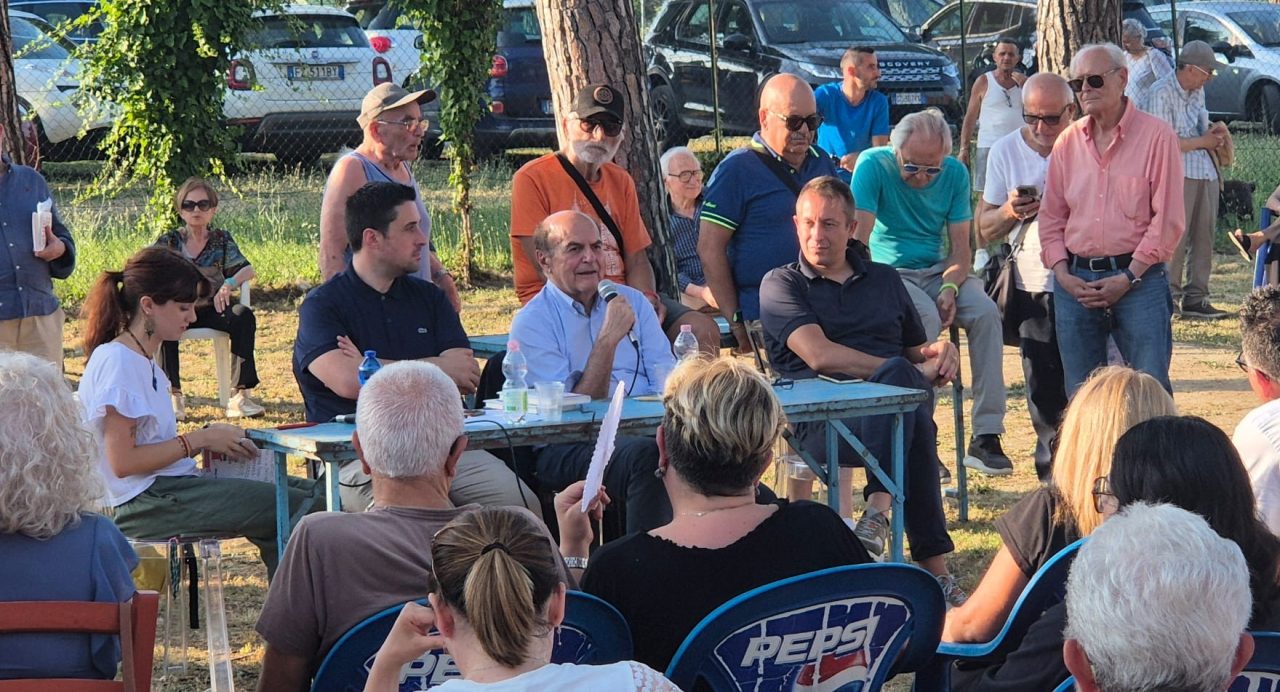 Bersani a Pagliare: «La politica torni solida e rispettabile»