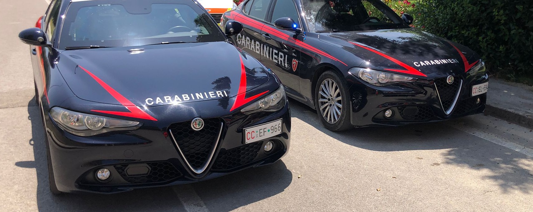 Ruba una borsa, inseguito dai passanti li minaccia con una siringa: bloccato dai carabinieri