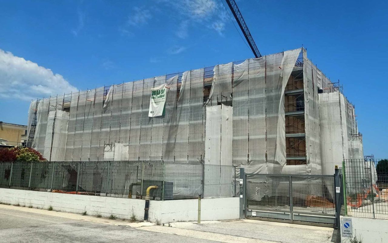 Alla palestra del “Capriotti” il cantiere chiude a fine agosto